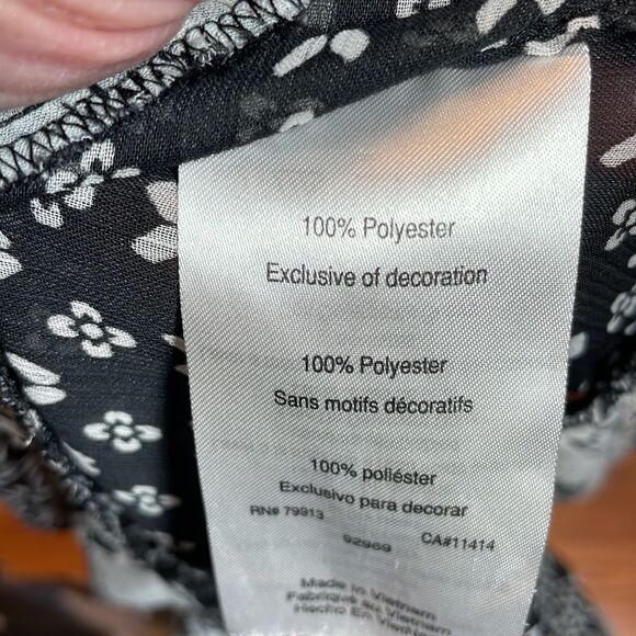 MATERNITY Semi Sheer Top, black and white, flowy, boho, Jessica Simpson, Medium - Picture 7 of 9